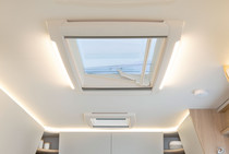 Het grote panorama-dakluik met LED-verlichting geeft nog meer licht en ruimtegevoel (optioneel)
