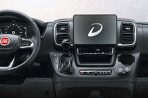 Automatische airco in de cabine, lederen stuurwiel, dashboard met aluminium applicaties en nog veel meer (afb. toont optioneel 10" display)